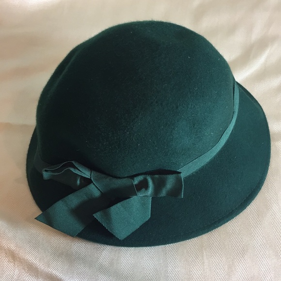 croft & barrow Accessories - Croft &  Barrow Dark Green Wool Cloche Hat.1878